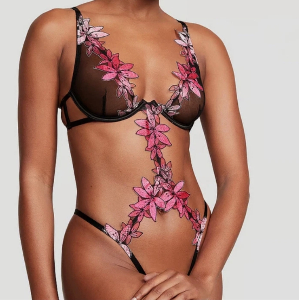 NWT Victorias Secret Ziggy Glam Black Floral Embroidery Unlined Cutout Teddy